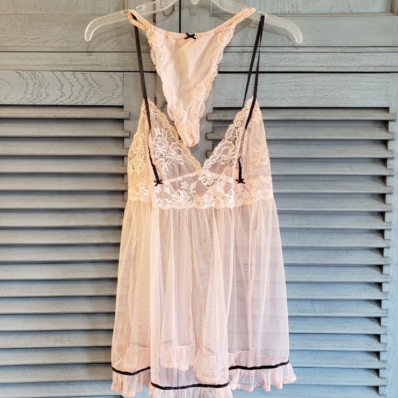 🎀GORGEOUS🎀VS Vintage pink blush negligee, size M, barely worn - Picture 1 of 9